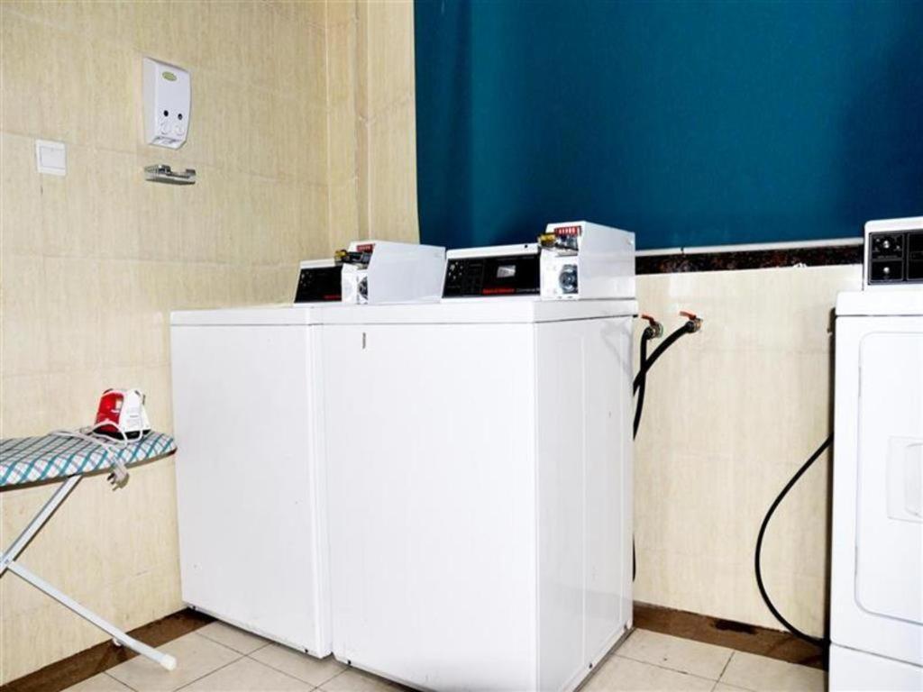Vx Hotel Shanghai Yixian Road Dabaishu Eksteriør bilde